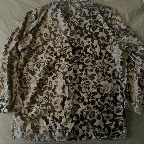 PSC Pressed Velvet Flowers Ling Sleeve Blouse - Picture 7 of 7